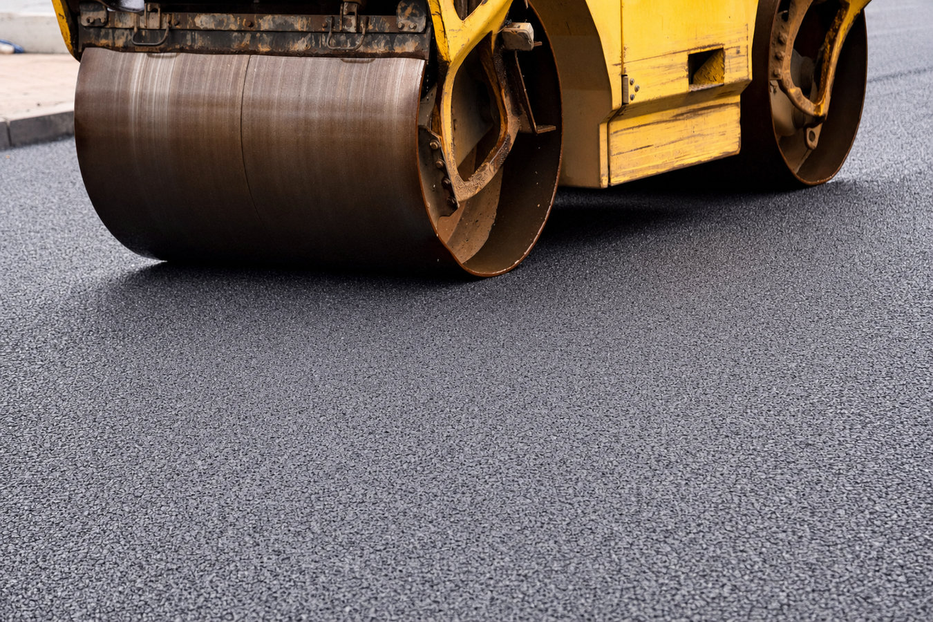 Asphalt paving